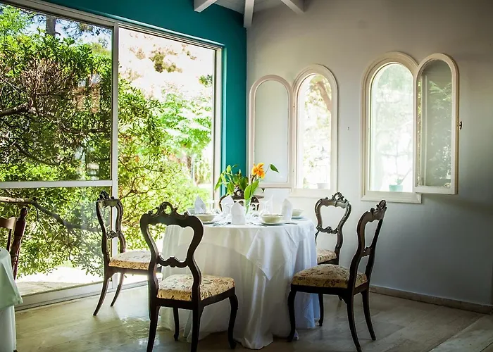 Mimoza Szálloda Argászi